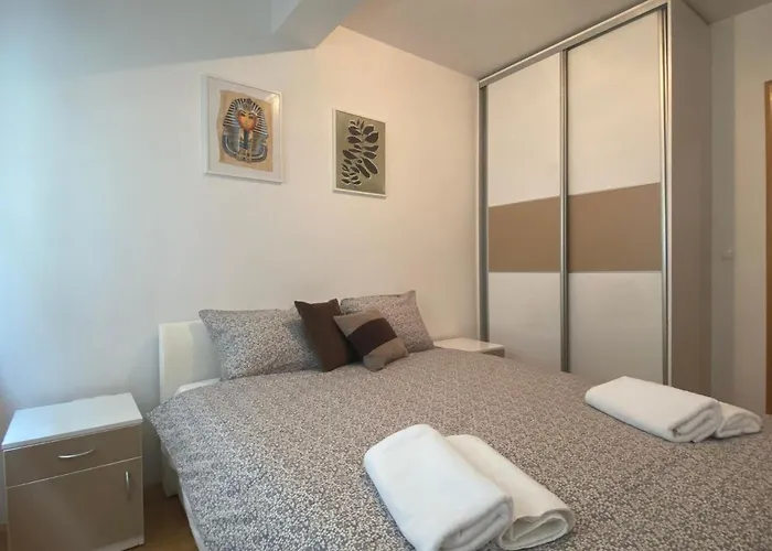 Heart Of Old Town Apartment